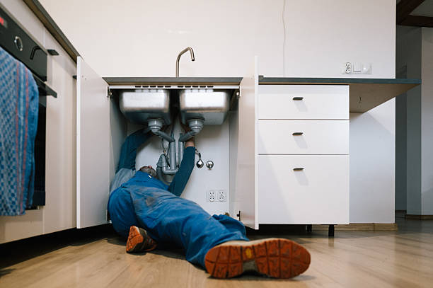 Professional Pipe Repair technician working in Three Oaks, FL